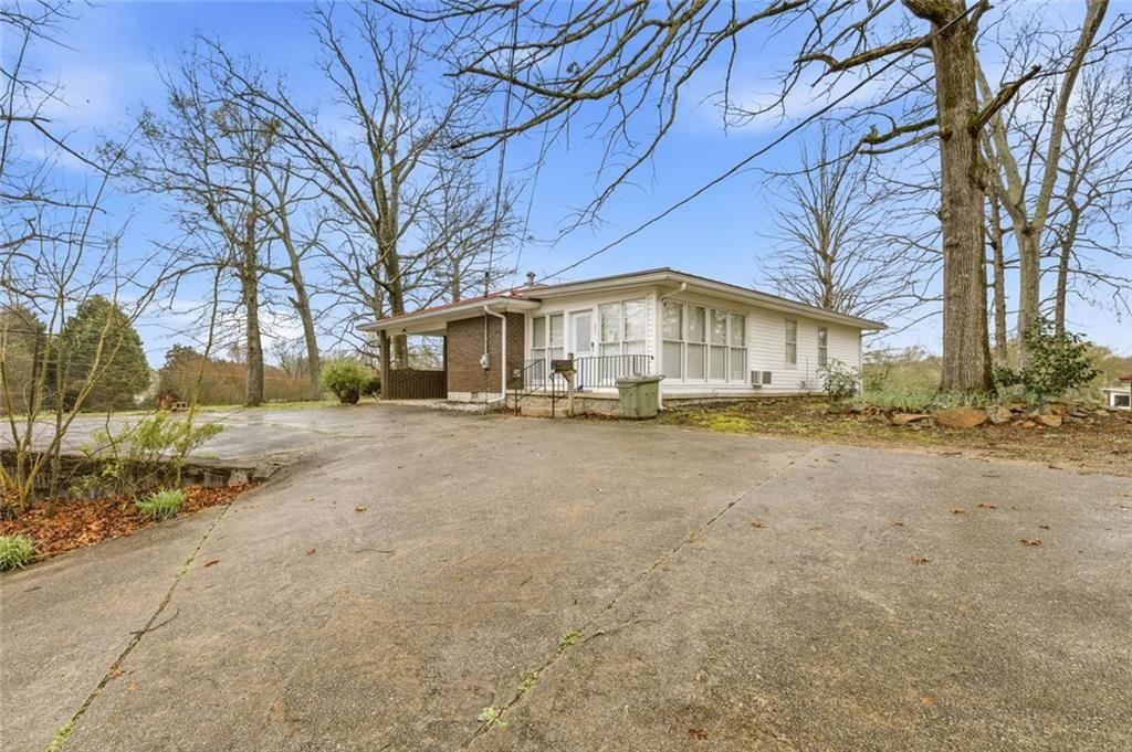 341 Pleasant Hill Road Northwest Conyers, GA 30012 - Photo 8 of 37