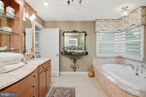 $1,575,000 | 75 Ridings Way, Ambler, PA 19002