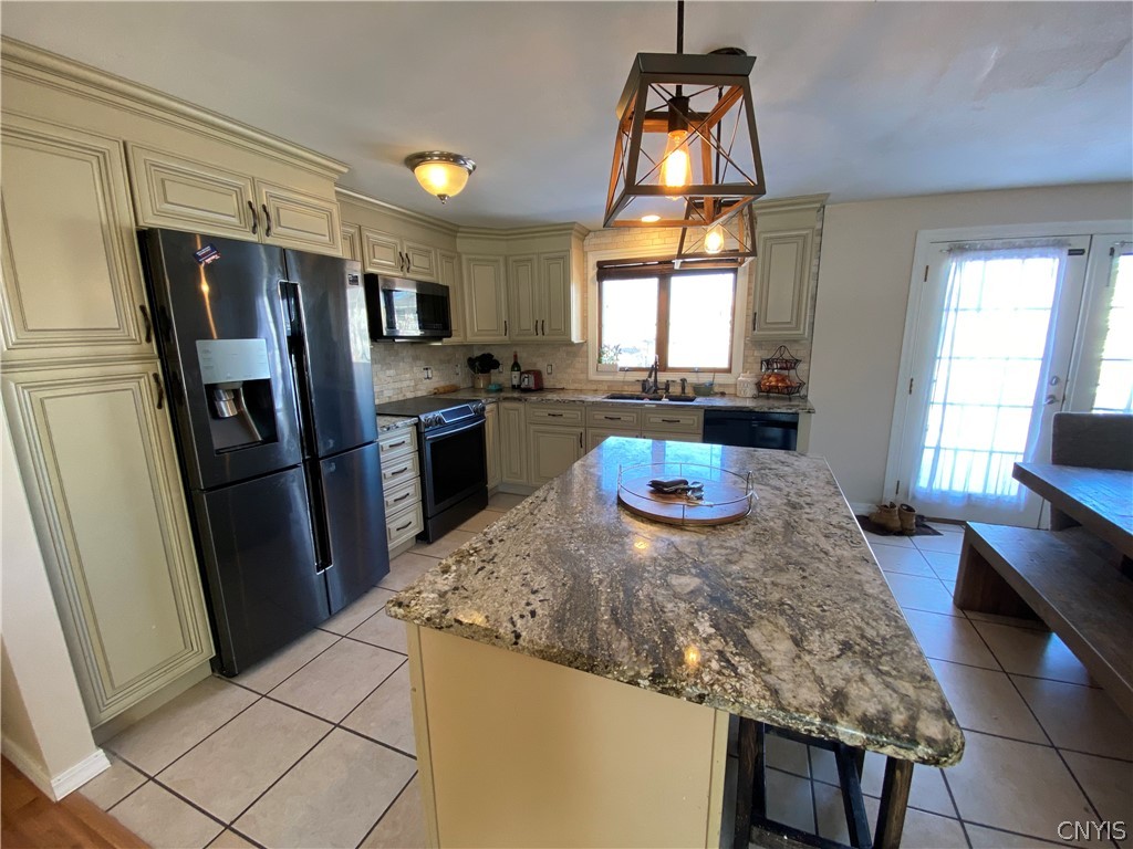 65 Cherry Tree Circle Clay, NY 13090 - Photo 2 of 13