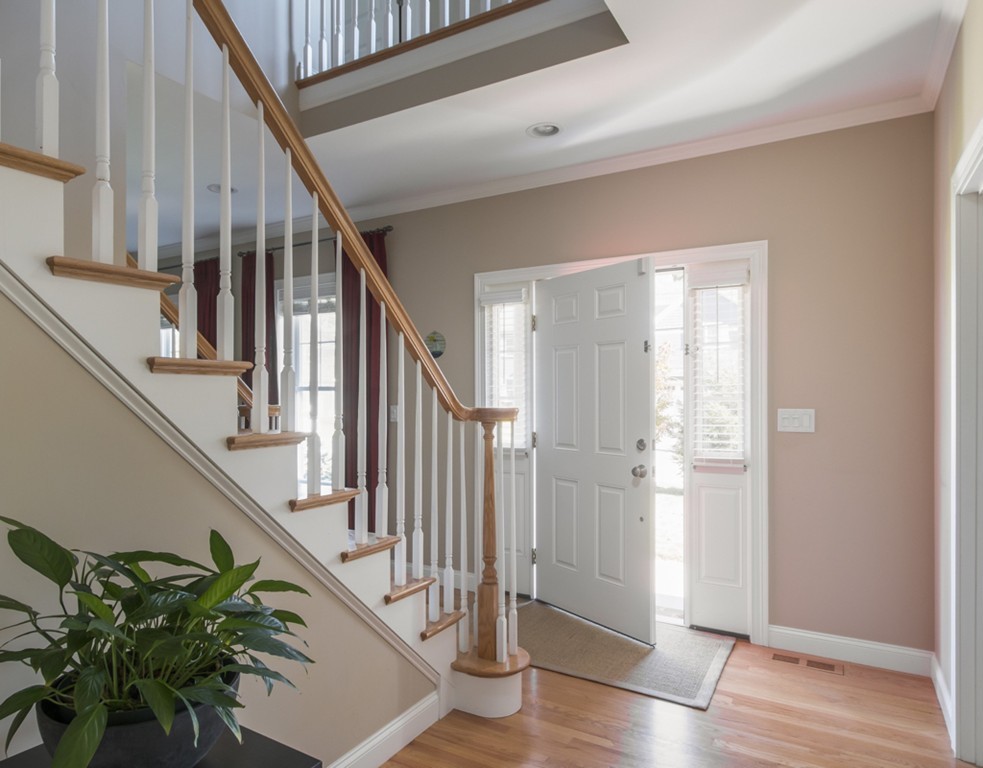 10 Notre Dame Road Bedford, MA 01730 - Photo 3 of 26 Gallery Image 3