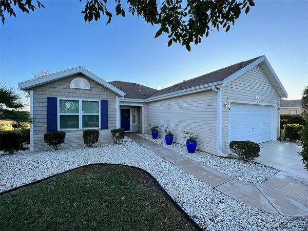 $359,999 | 9570 Southeast 136th Place, Summerfield, FL 34491