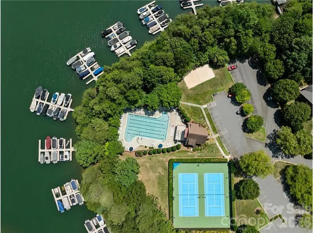 $2,000,000 | 4526 Island Waters Drive, Denver, NC 28037