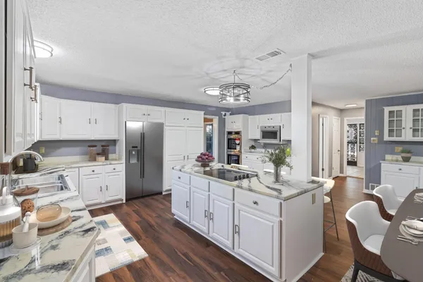 $575,000 | 8264 Whispering Pines Circle, Germantown, TN 38139