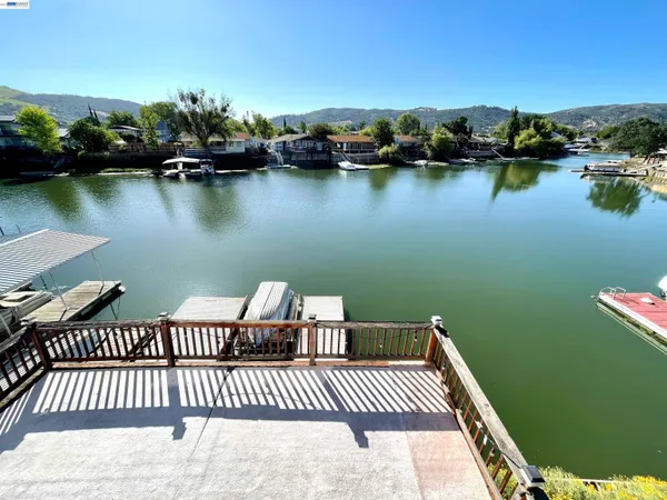 $375,000 | 668 Keys Boulevard, Clearlake Oaks, CA 95423
