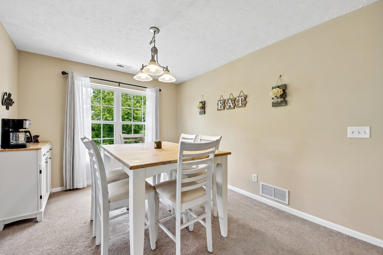 661 Stonegate Drive Sycamore, IL 60178 - Photo 6 of 20
