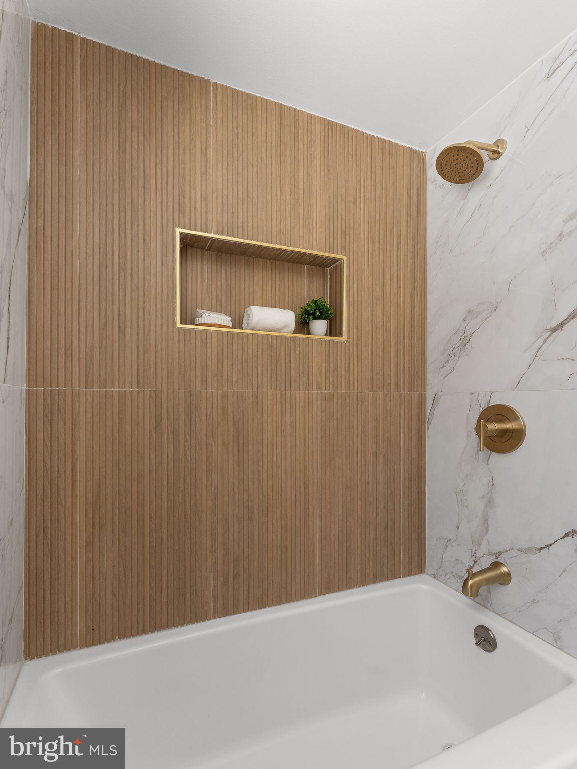 7 Charter Oak Road Clementon, NJ 08021 - Photo 37 of 48 a bathroom with a tub