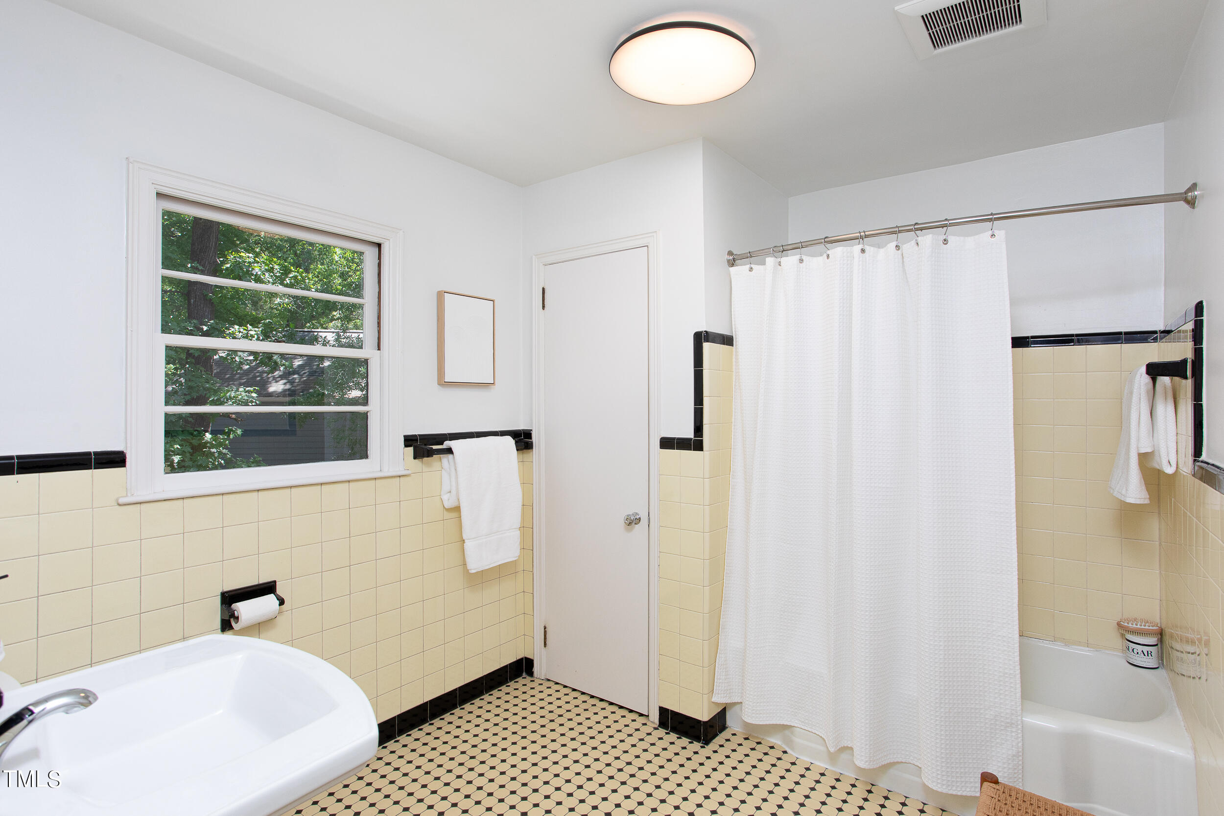 200 Knox Circle Durham, NC 27701 - Photo 41 of 58 200_Knox_MLS-13