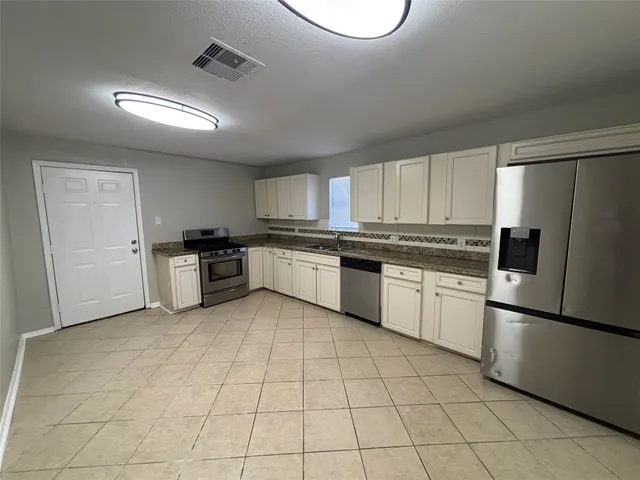 $2,000 | 2613 Avenue K, Galveston, TX 77550