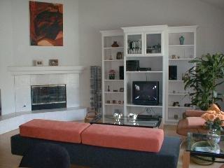 35 Montevideo Way San Rafael, CA 94903 - Photo 4 of 6 a bedroom with a bed and a fireplace