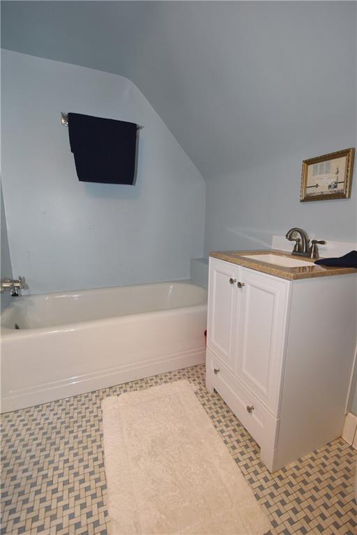 450 Arden Road Pittsburgh, PA 15216 - Photo 25 of 35 THIRD FULL BATH!!
