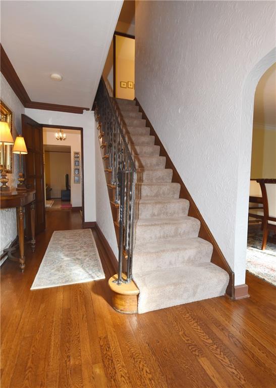 450 Arden Road Pittsburgh, PA 15216 - Photo 4 of 35 GRACIOUS ENTRY!!!