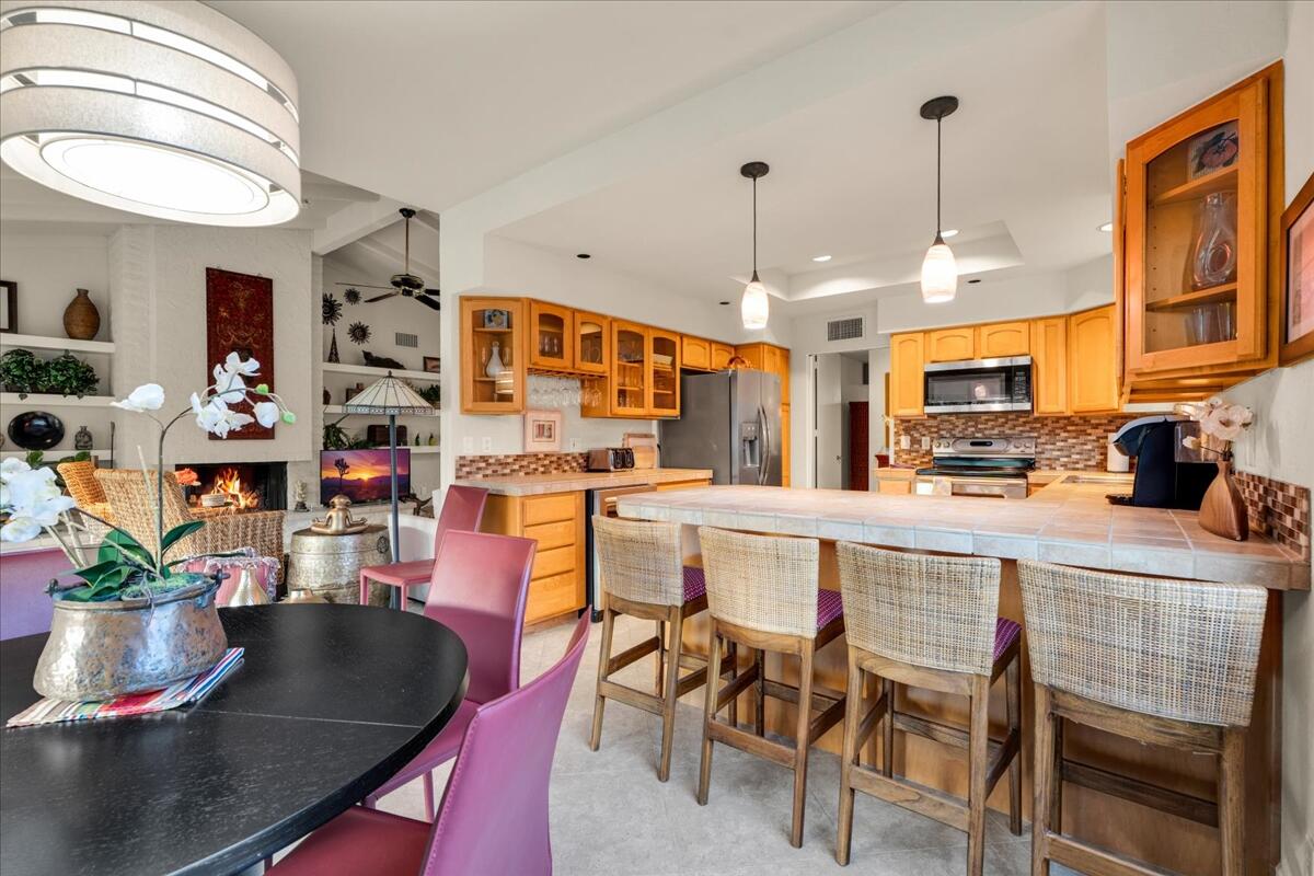 48901 Ave Anselmo La Quinta, CA 92253 - Photo 16 of 48 Dining to Kitchen