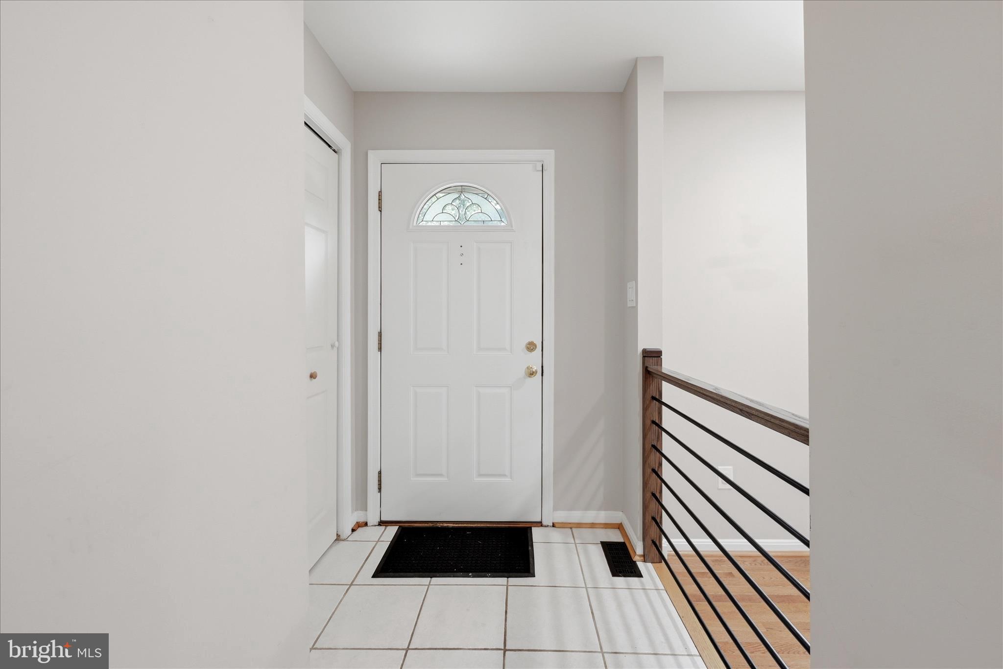 11533 Pine Cone Court Reston, VA 20191 - Photo 3 of 60 Entry