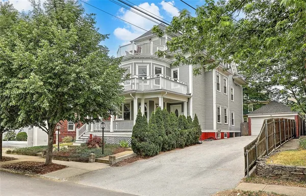$559,000 | 150 Irving Avenue, Unit 3, Providence, RI 02906