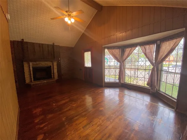 $1,300 | 611 Bolster Street, Baytown, TX 77520