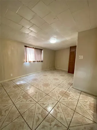 $1,300 | 611 Bolster Street, Baytown, TX 77520