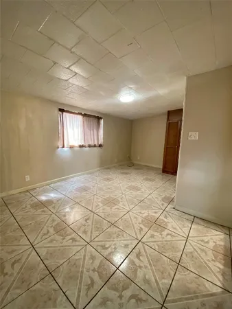 $1,300 | 611 Bolster Street, Baytown, TX 77520