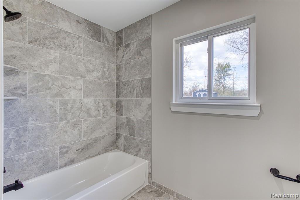 72075 Van Dyke Road Romeo, MI 48065 - Photo 21 of 49