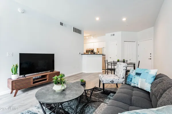 $264,900 | 1701 East Colter Street, Unit 151, Phoenix, AZ 85016