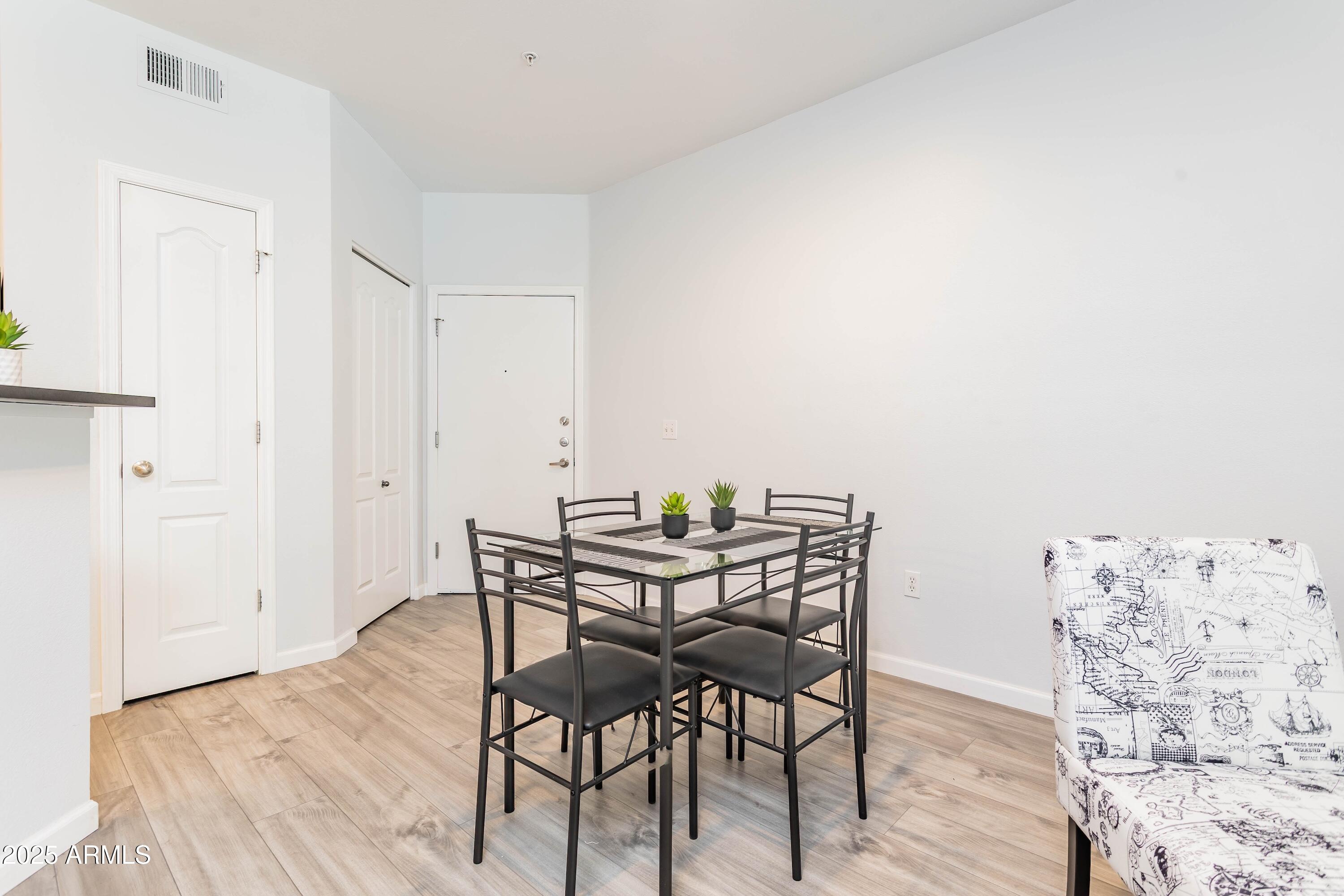 1701 East Colter Street, Unit 151 Phoenix, AZ 85016 - Photo 10 of 26 Dining Space
