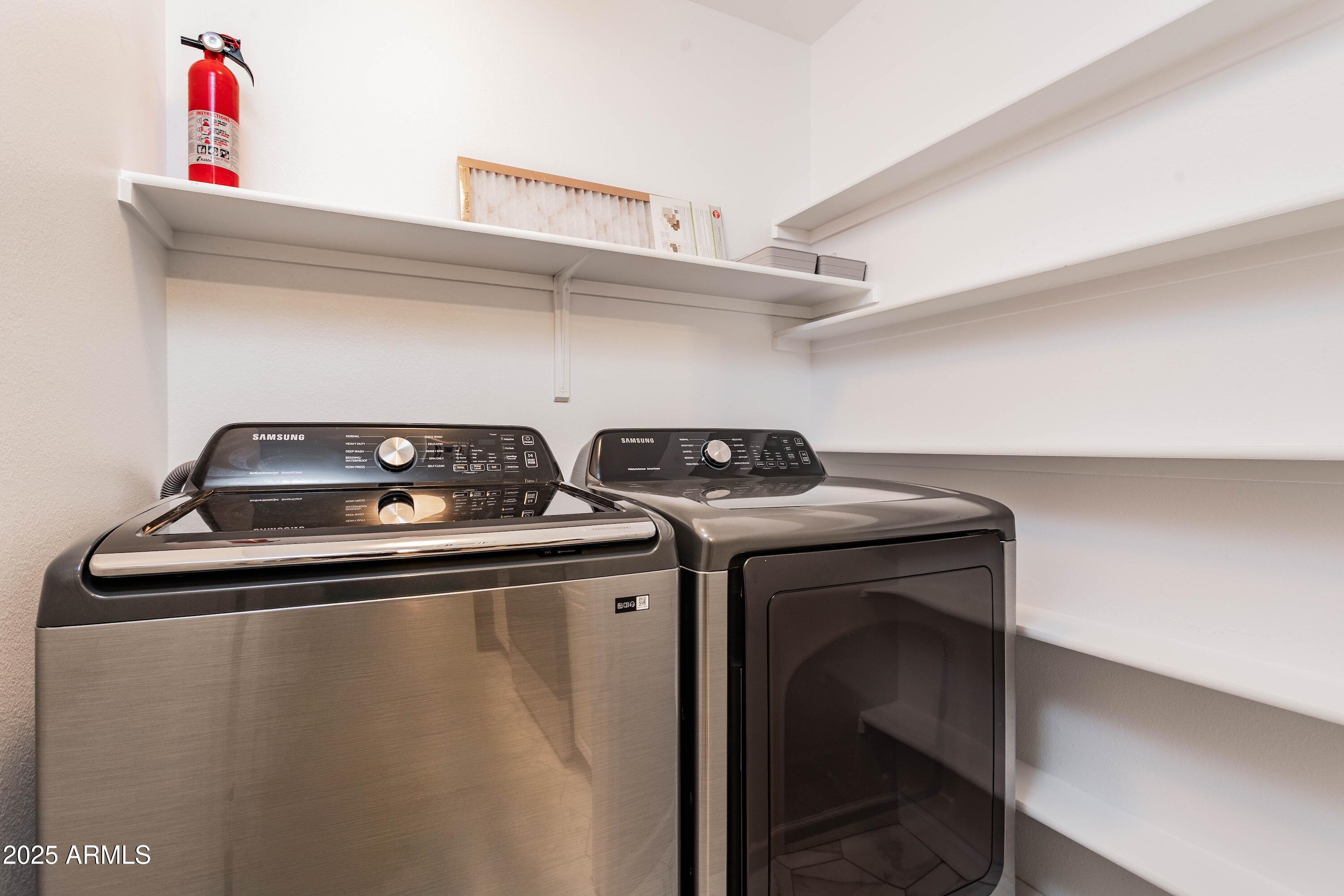 1701 East Colter Street, Unit 151 Phoenix, AZ 85016 - Photo 15 of 26 Laundry