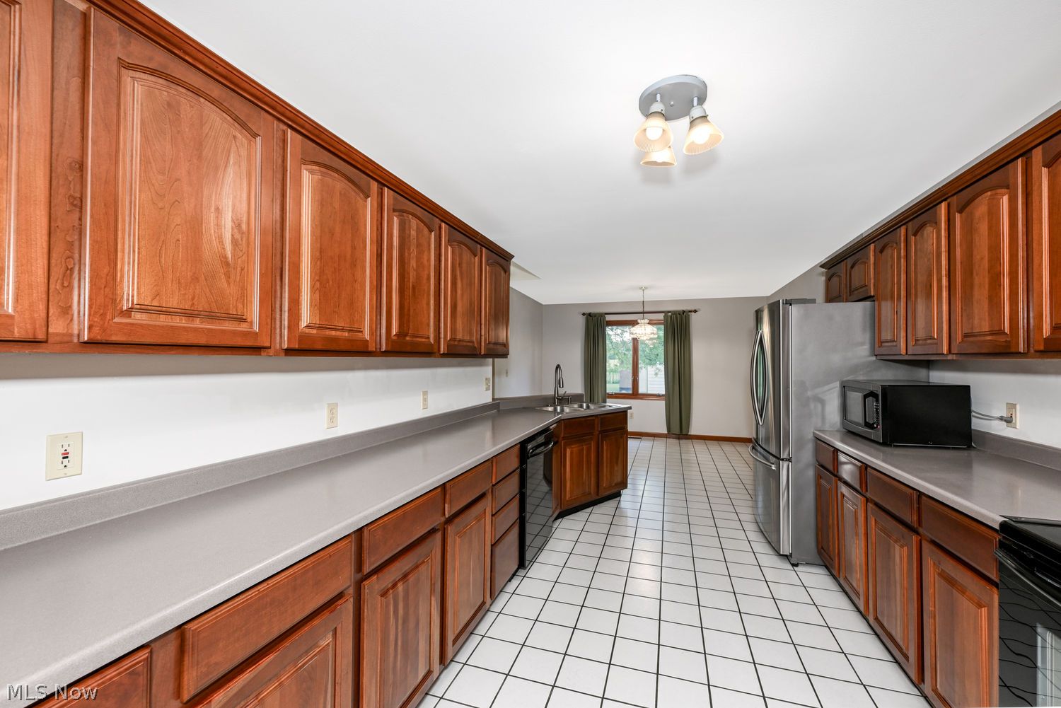 106 South Hametown Road Akron, OH 44321 - Photo 11 of 34