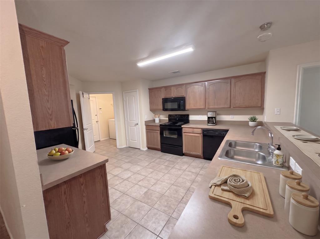 2006 Times Road Heartland, TX 75126 - Photo 9 of 17 Kitchen - all photos virtually staged