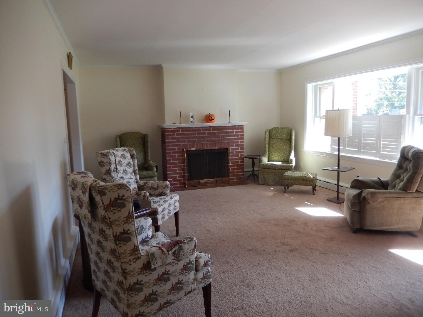 22 Hilltop Road Ewing, NJ 08638 - Photo 3 of 14 Gallery Image 3