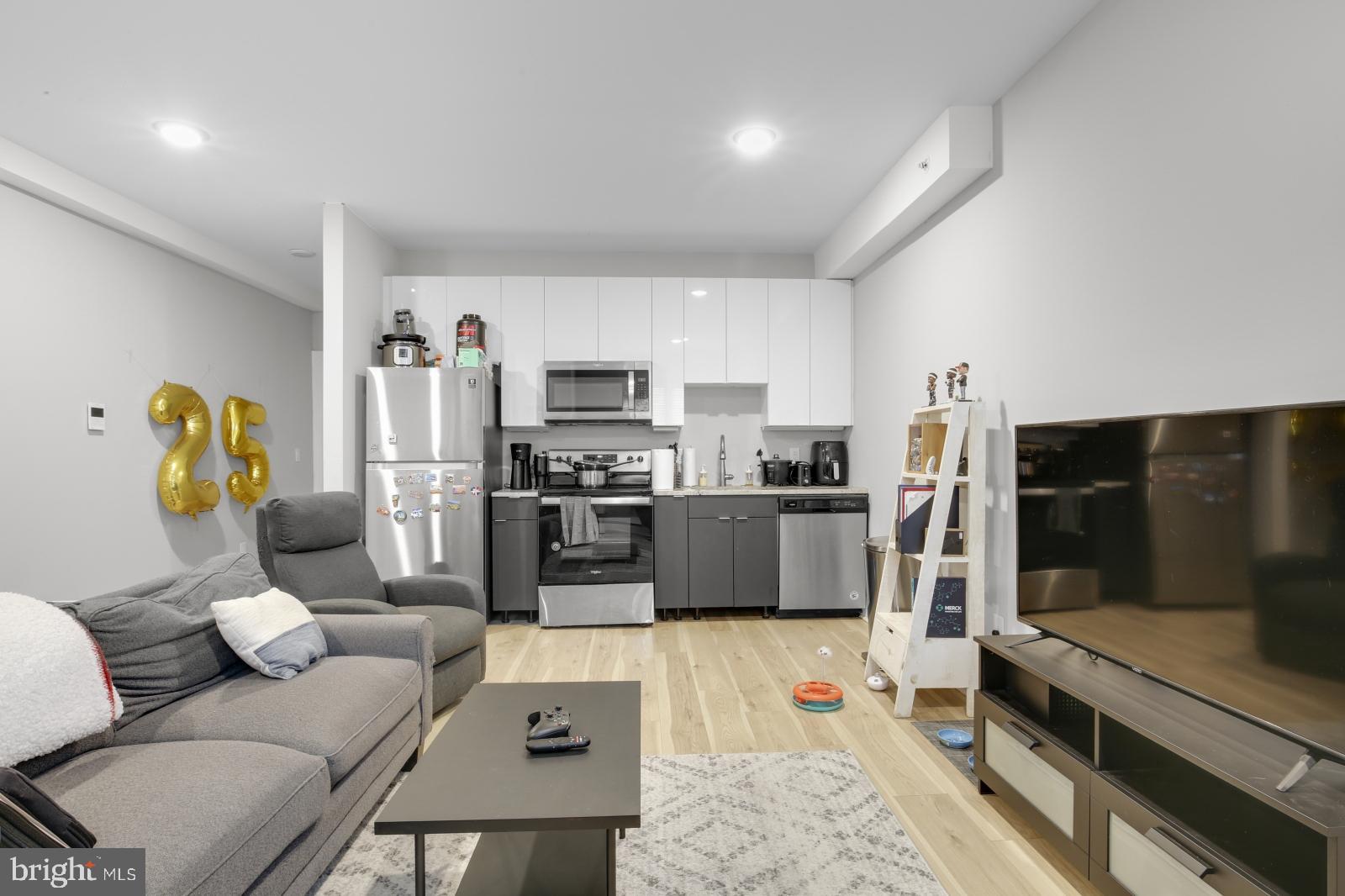 2150 North Front Street, Unit 4 Philadelphia, PA 19122 - Photo 1 of 17