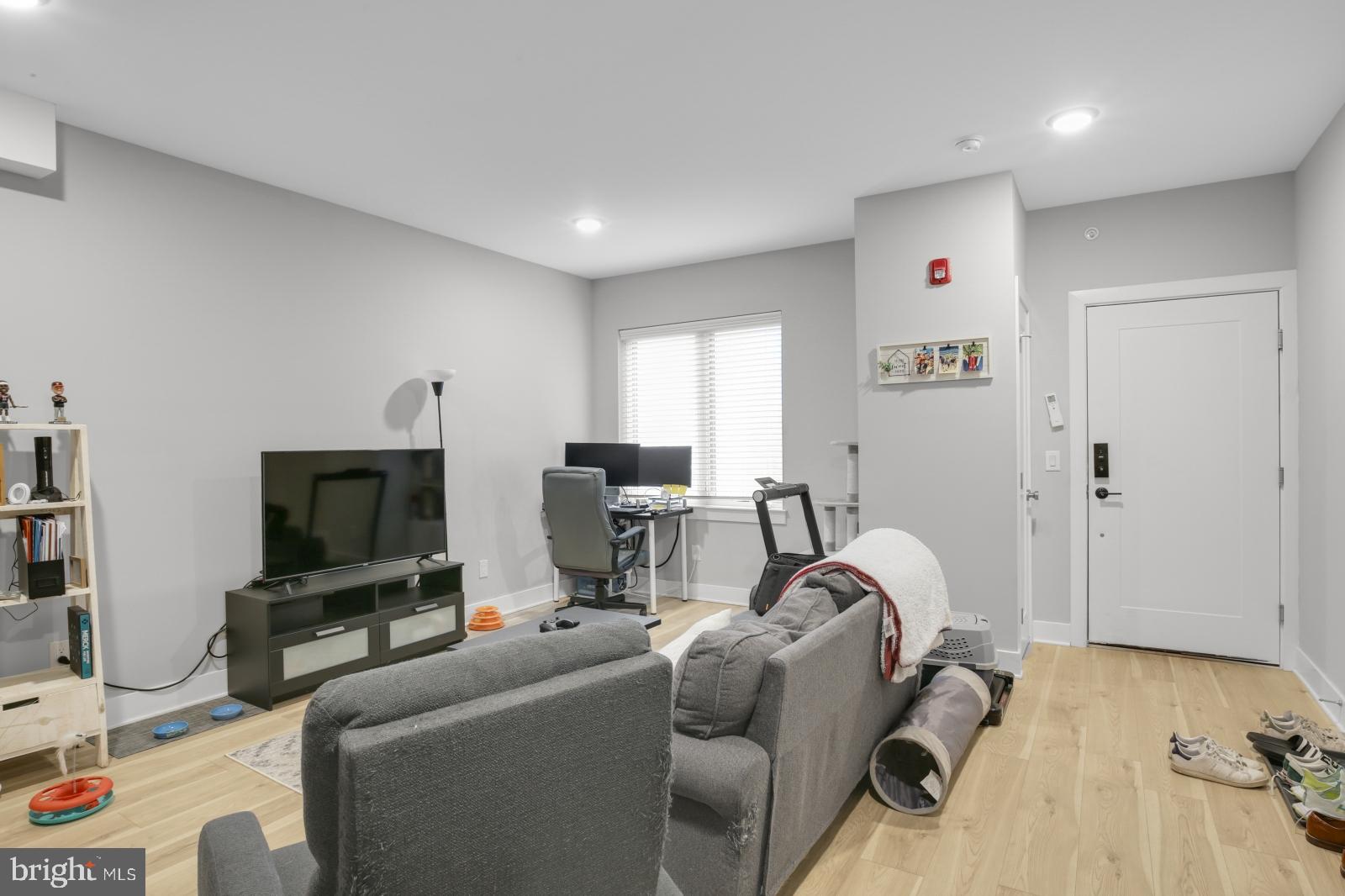 2150 North Front Street, Unit 4 Philadelphia, PA 19122 - Photo 3 of 17