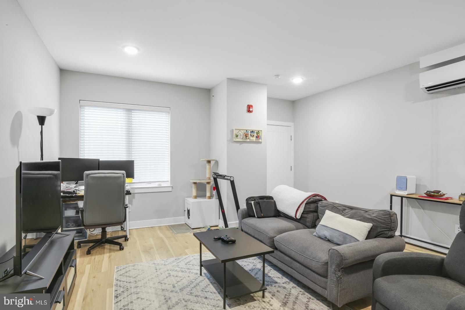 2150 North Front Street, Unit 4 Philadelphia, PA 19122 - Photo 4 of 17