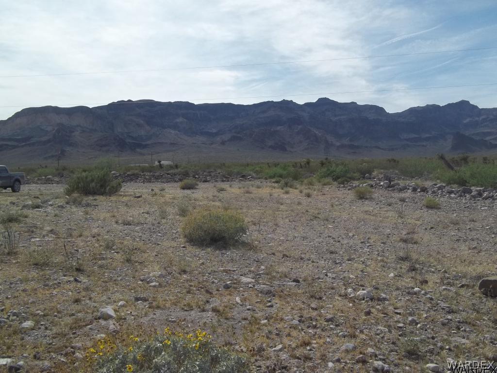 5321 Topaz Road Golden Valley, AZ 86413 - Photo 2 of 10