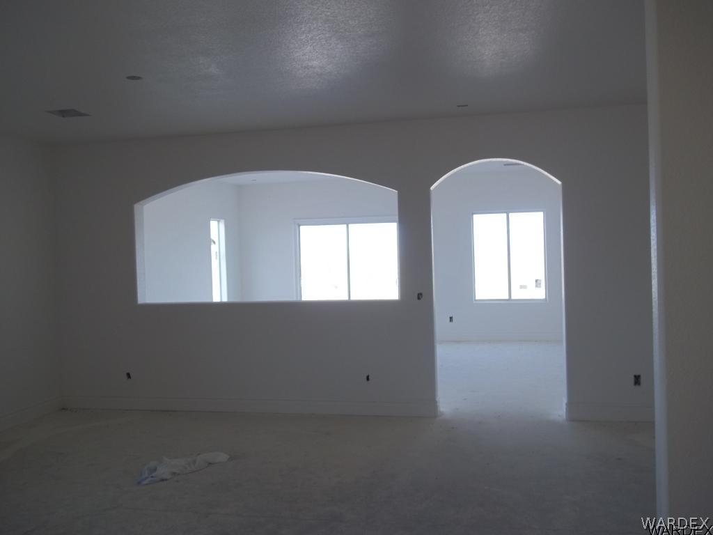 5321 Topaz Road Golden Valley, AZ 86413 - Photo 4 of 10
