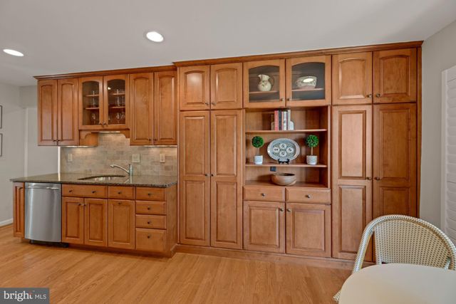 $1,296,100 | 4121 Fort Worth Place, Alexandria, VA 22304