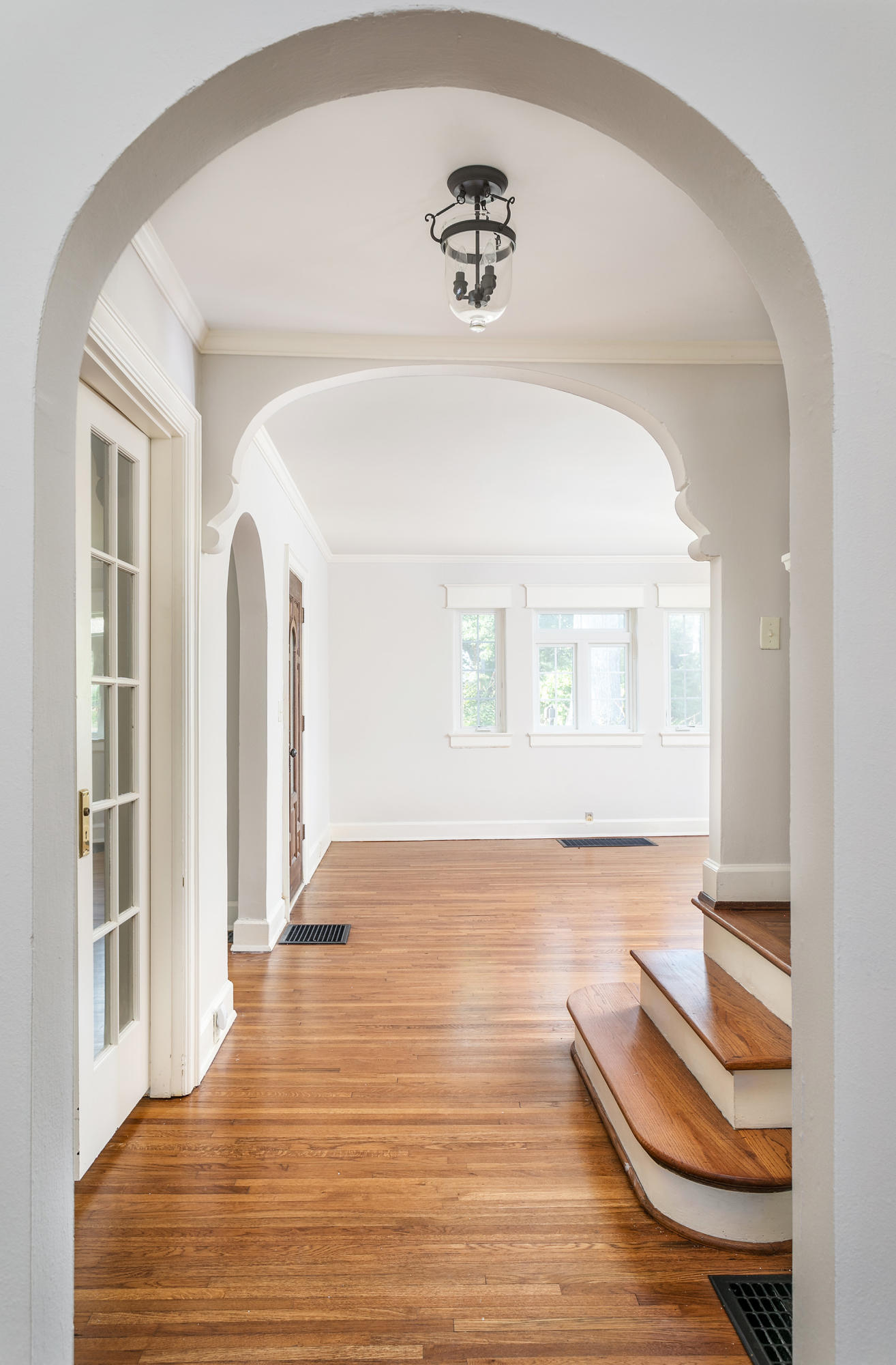 1206 East Dallas Road Chattanooga, TN 37405 - Photo 21 of 40 1206 E Dallas Rd_Stairs_Choice Homes_by