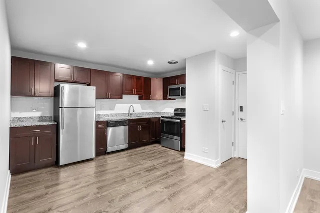 $1,681 | 6029 North Winthrop Avenue, Unit 305, Chicago, IL 60660