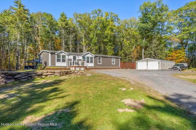 a view of yard with tree and green space