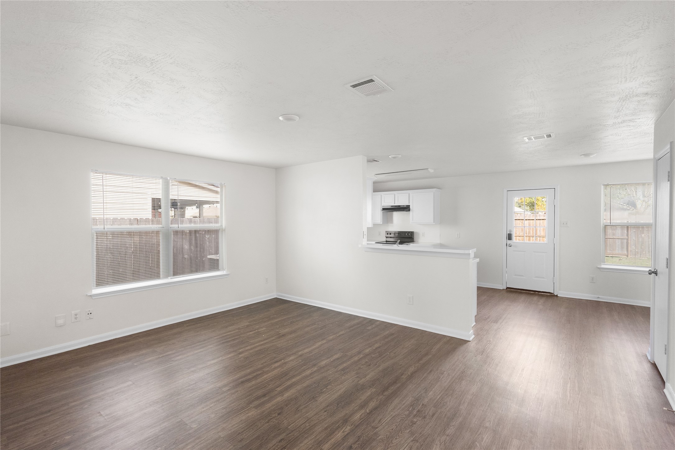 19138 Larkspur Hills Drive Cypress, TX 77433 - Photo 11 of 36 Living room