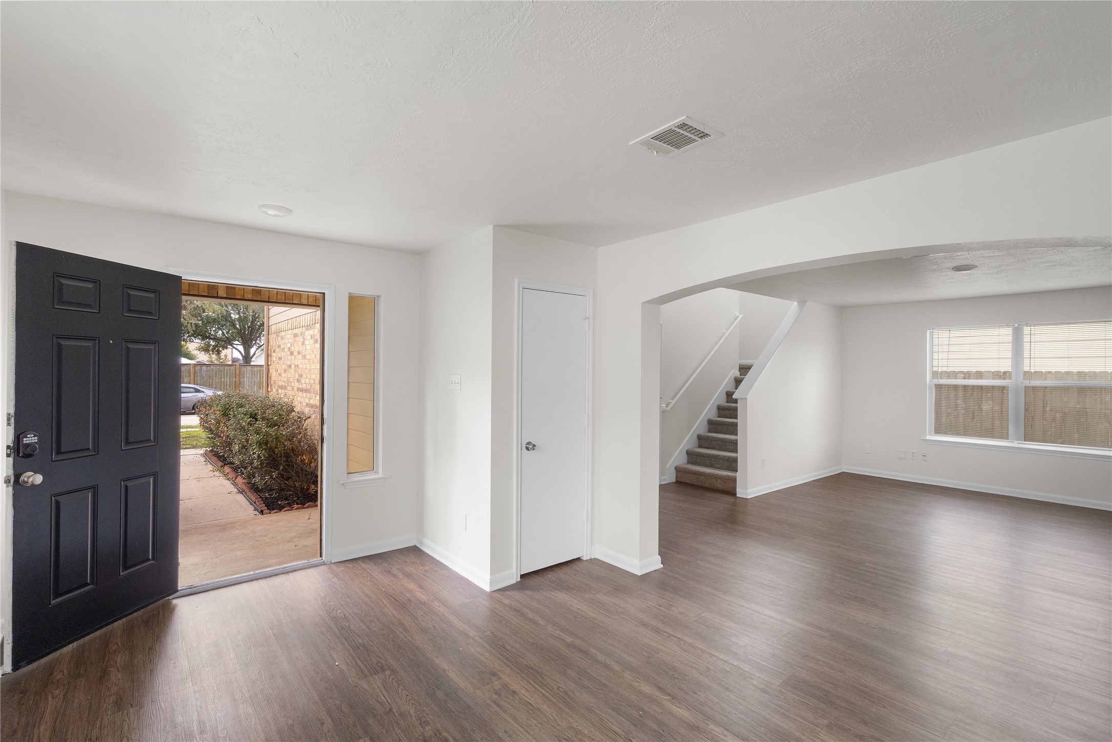 19138 Larkspur Hills Drive Cypress, TX 77433 - Photo 9 of 36 Front entrance