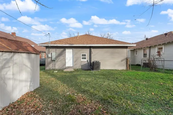 $399,900 | 1205 West Arlington Avenue, Fort Worth, TX 76110