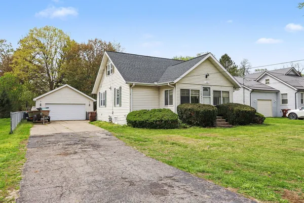 $225,000 | 160 Charleston Avenue, Battle Creek, MI 49037
