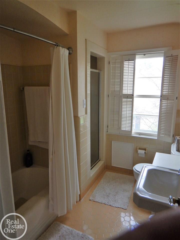 1008 Bedford Road Grosse Pointe Park, MI 48230 - Photo 32 of 47