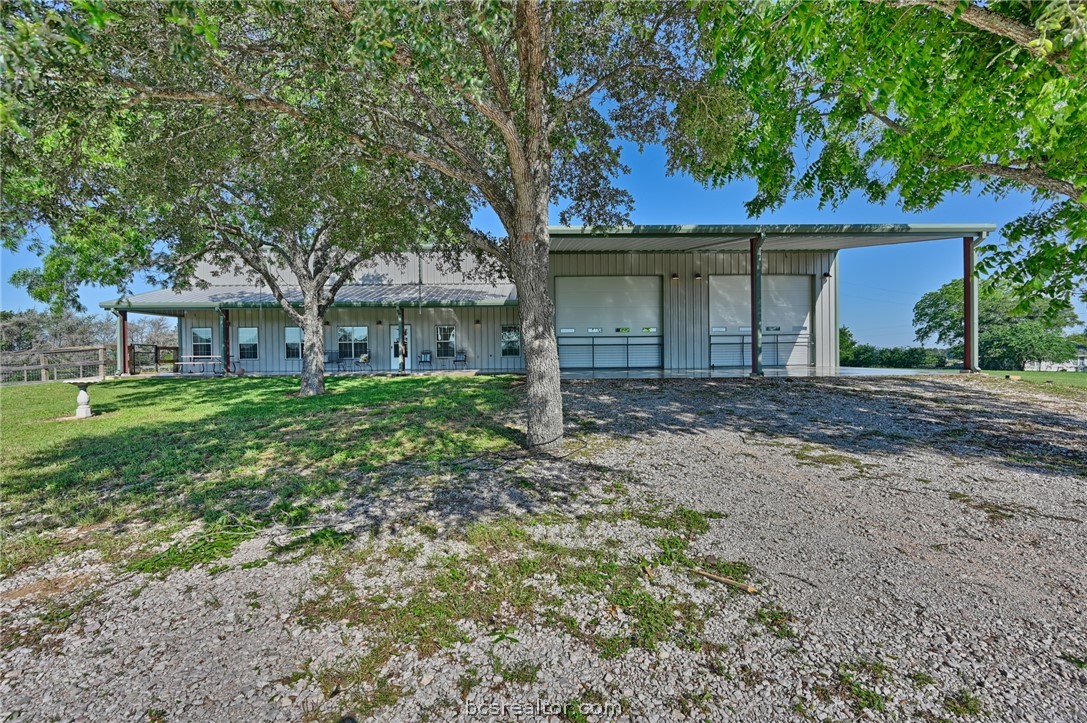 126 South Berlin Road Brenham, TX 77833 - Photo 8 of 30 front view of a house with a yard