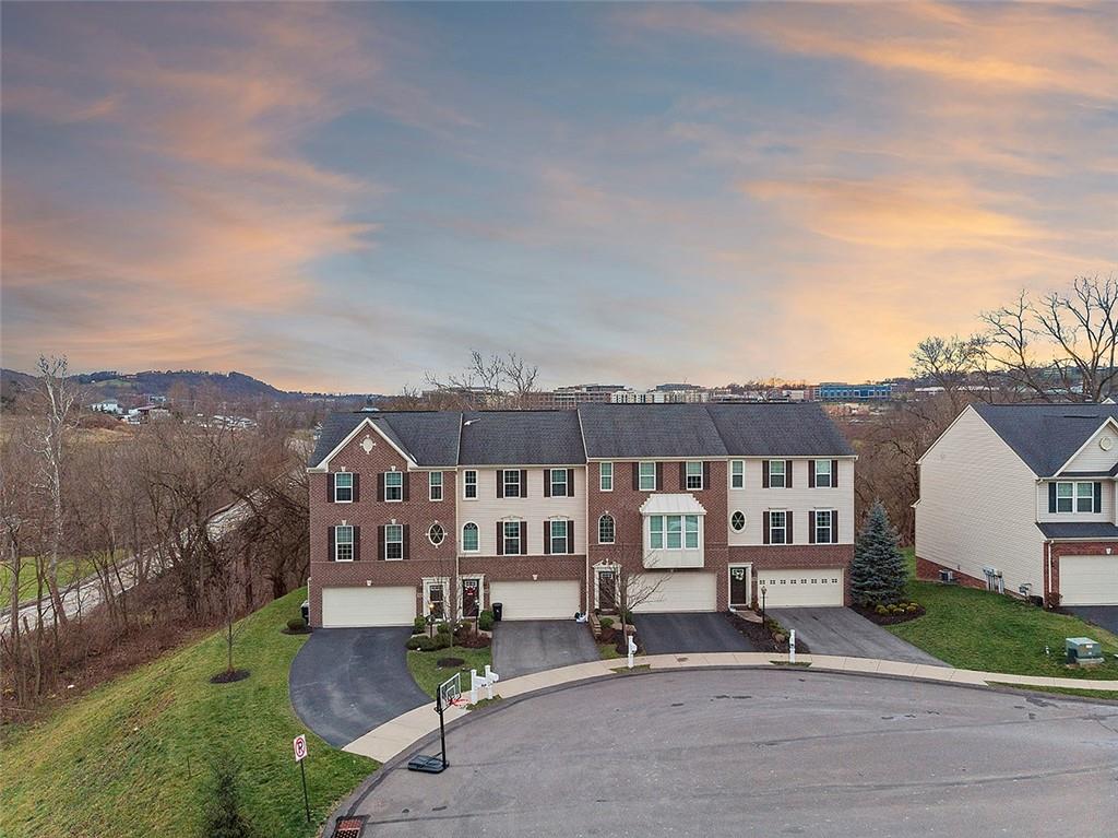 124 Maple Ridge Court Canonsburg, PA 15317 - Photo 2 of 19 Gallery Image 2