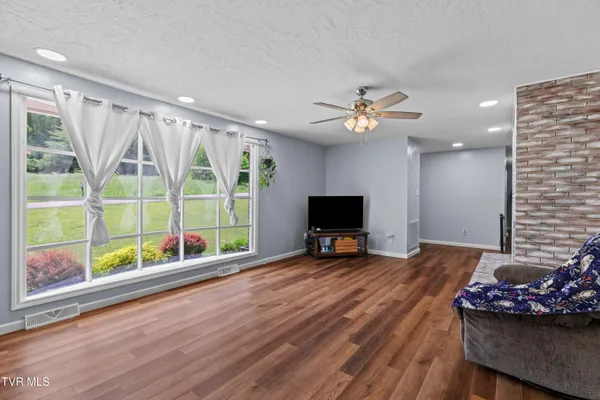 $429,900 | 506 Gaye Drive, Jefferson City, TN 37760