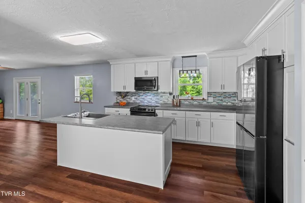 $429,900 | 506 Gaye Drive, Jefferson City, TN 37760