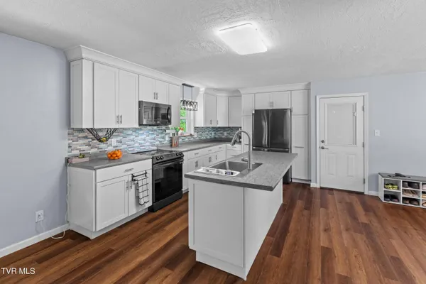 $429,900 | 506 Gaye Drive, Jefferson City, TN 37760