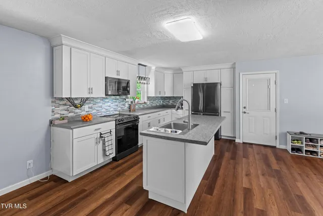 $449,900 | 506 Gaye Drive, Jefferson City, TN 37760