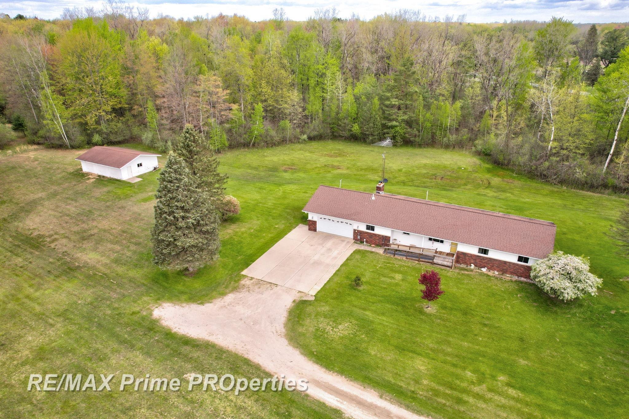 4301 East Curtis Road Birch Run, MI 48415 - Photo 1 of 59