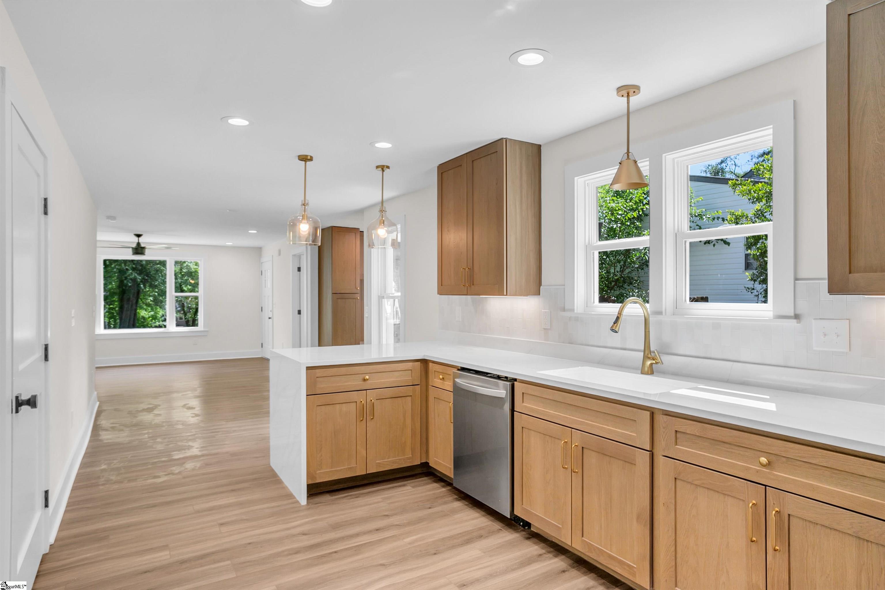 14 Pleasant Ridge Avenue Greenville, SC 29605 - Photo 12 of 30 Gallery Image 12